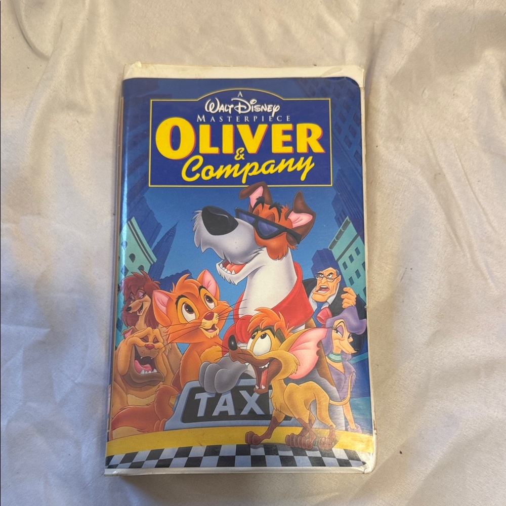 Disney Oliver & Company VHS